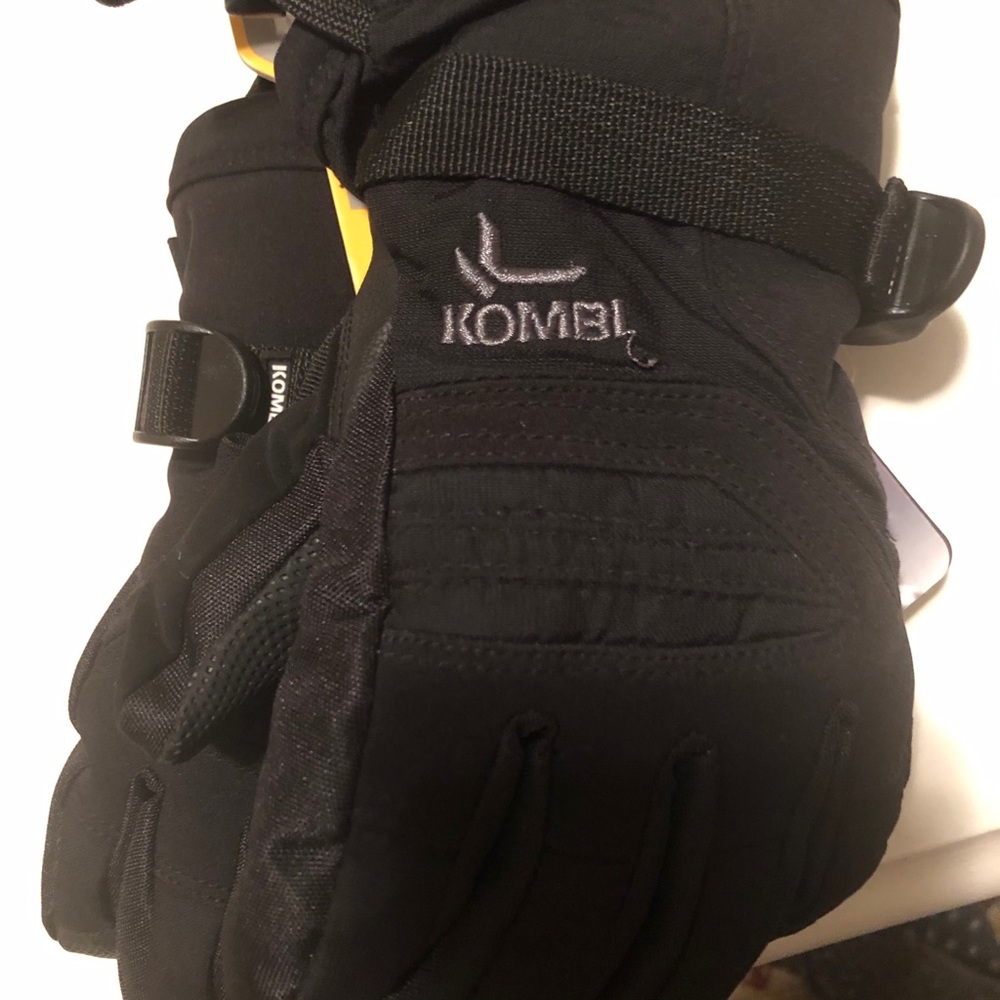 New Kombi youth small snow gloves